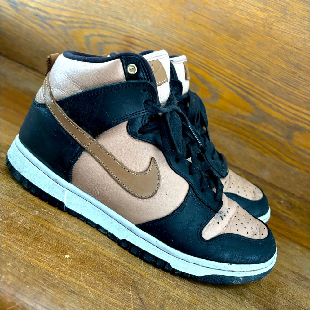 Nike premium leather dunks